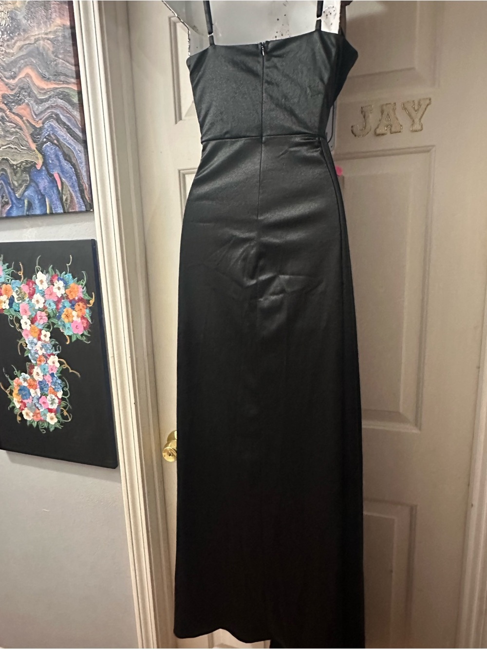 Elegant Black Satin Prom Gown with Ruched Bodice - Picture 5 of 6